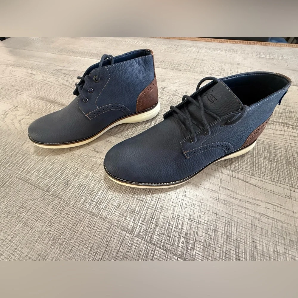 Bass Men's Chukka Boots, Navy and Brown w/ White Sole Size 9